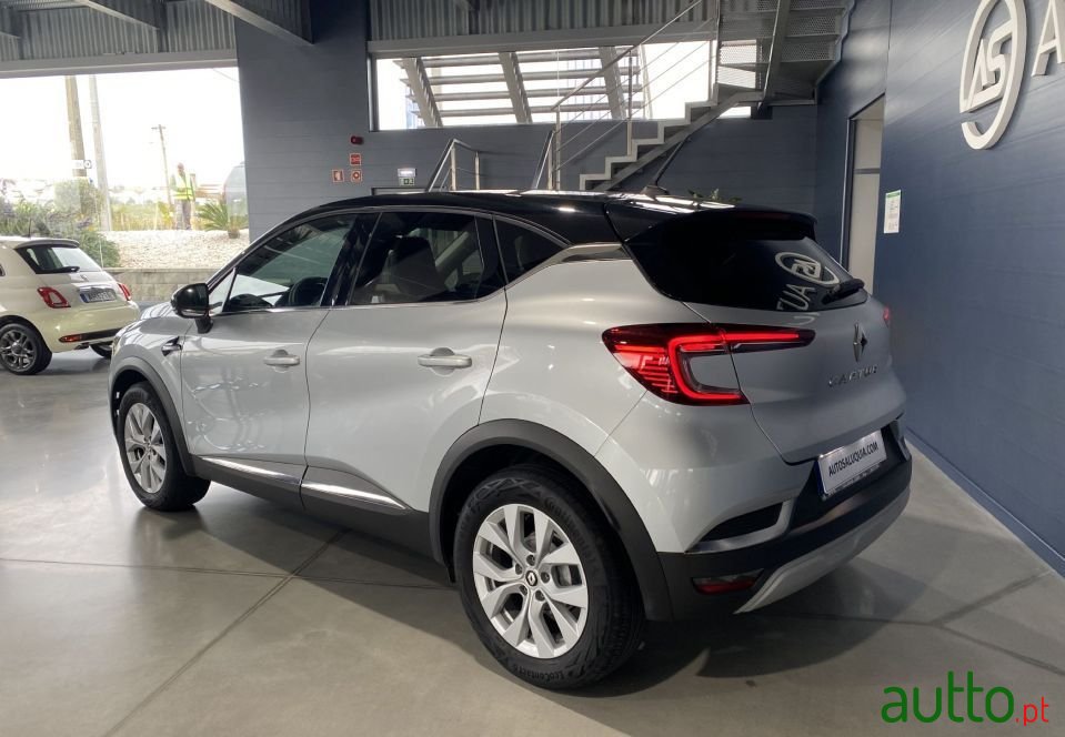 2021' Renault Captur photo #3