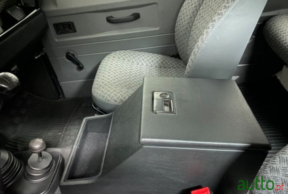 1998' Land Rover Defender photo #3