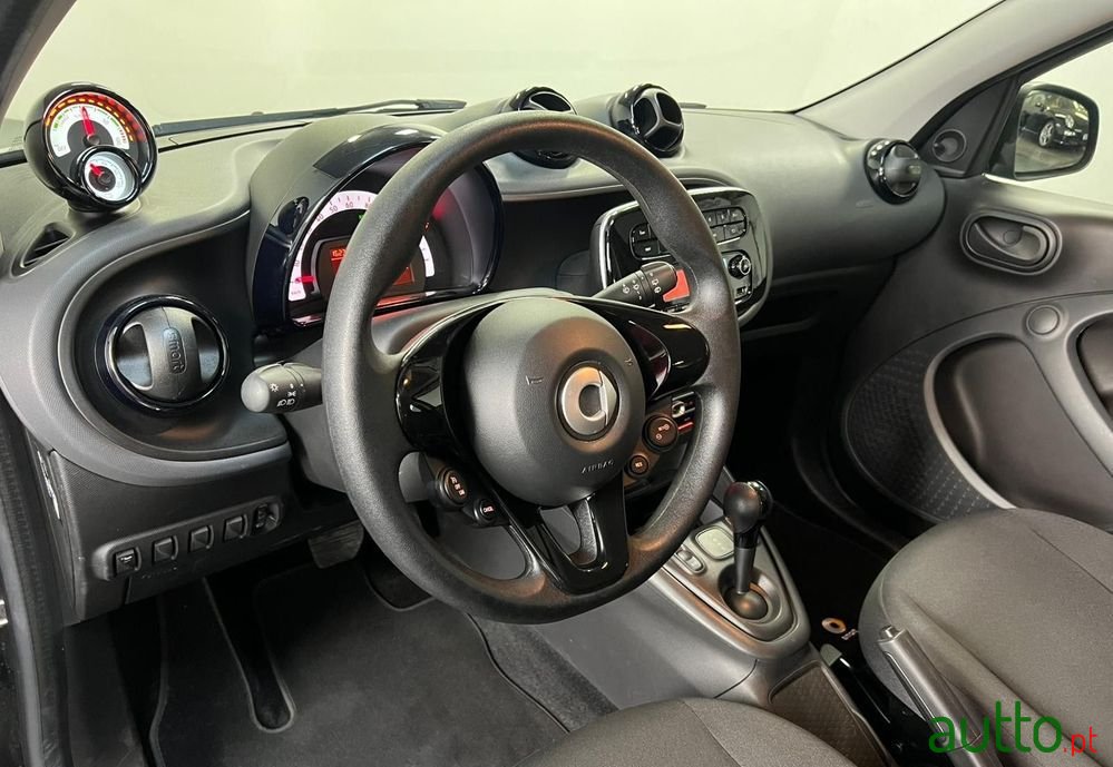 2021' Smart Forfour Eq Passion photo #5