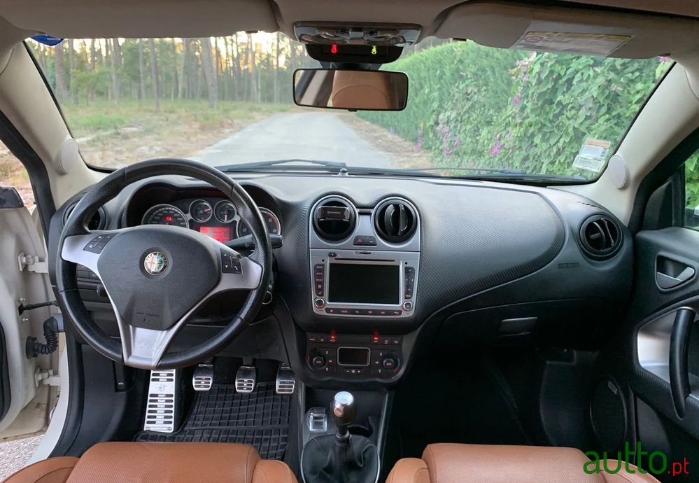 2012' Alfa Romeo MiTo photo #6