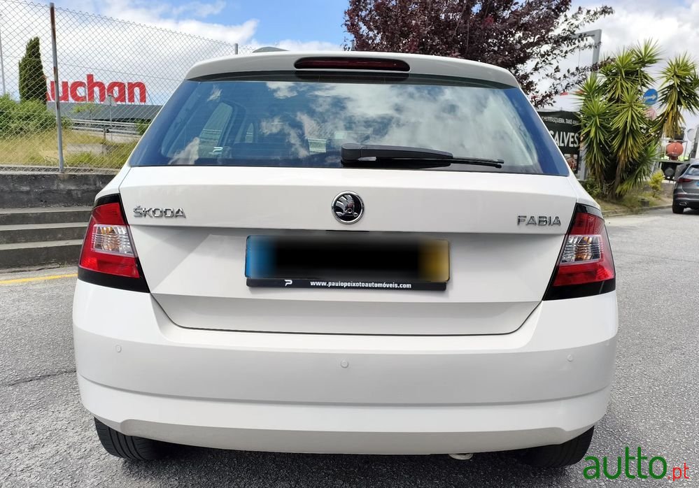 2018' Skoda Fabia 1.0 Ambition photo #3