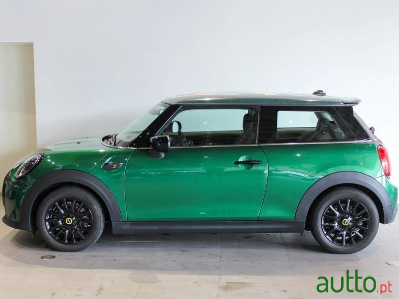 2022' MINI Cooper Se Premium photo #4