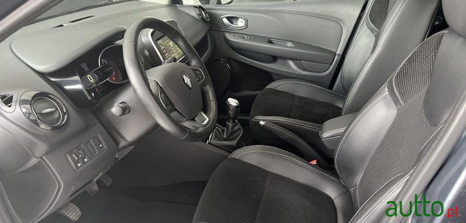 2019' Renault Clio photo #4