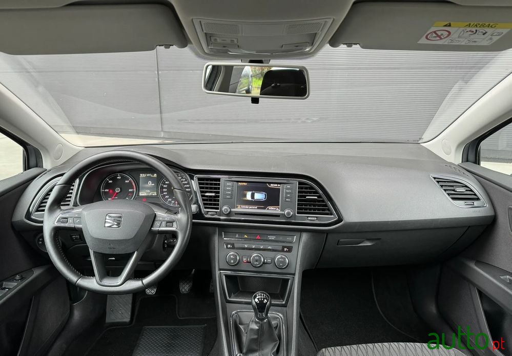 2015' SEAT Leon St photo #6