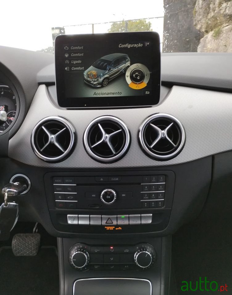 2017' Mercedes-Benz B 180 photo #6