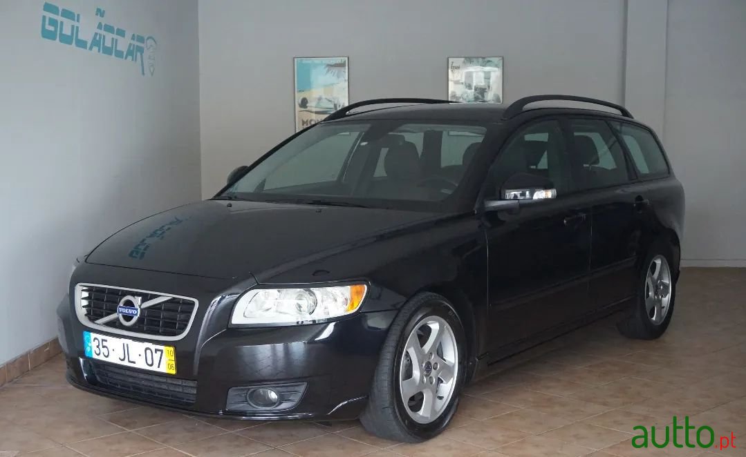 2010' Volvo V50 photo #6
