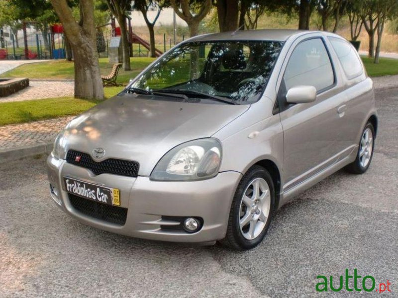 2001' Toyota Yaris 1.5 T Sport Ac photo #2