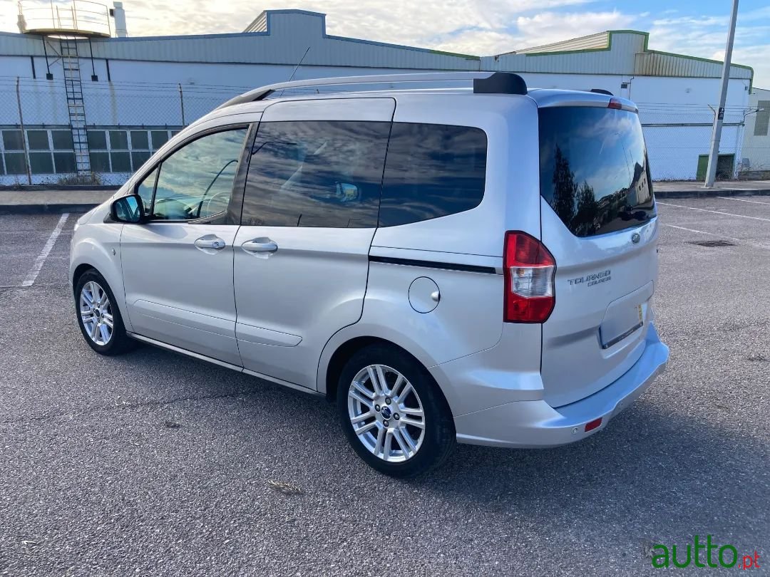 2015' Ford Tourneo Courier photo #3