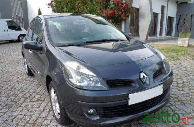 2006' Renault Clio 1.2 16V Dynamique Luxe photo #2