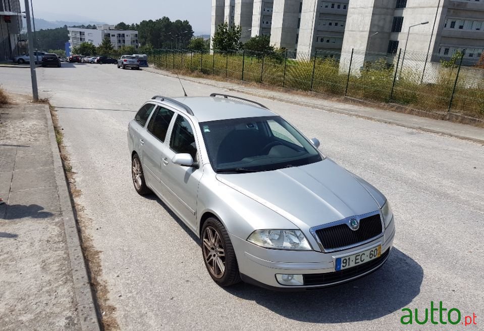 2007' Skoda Octavia Break photo #1