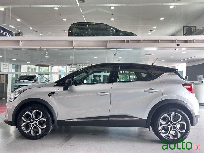 2022' Renault Captur photo #3