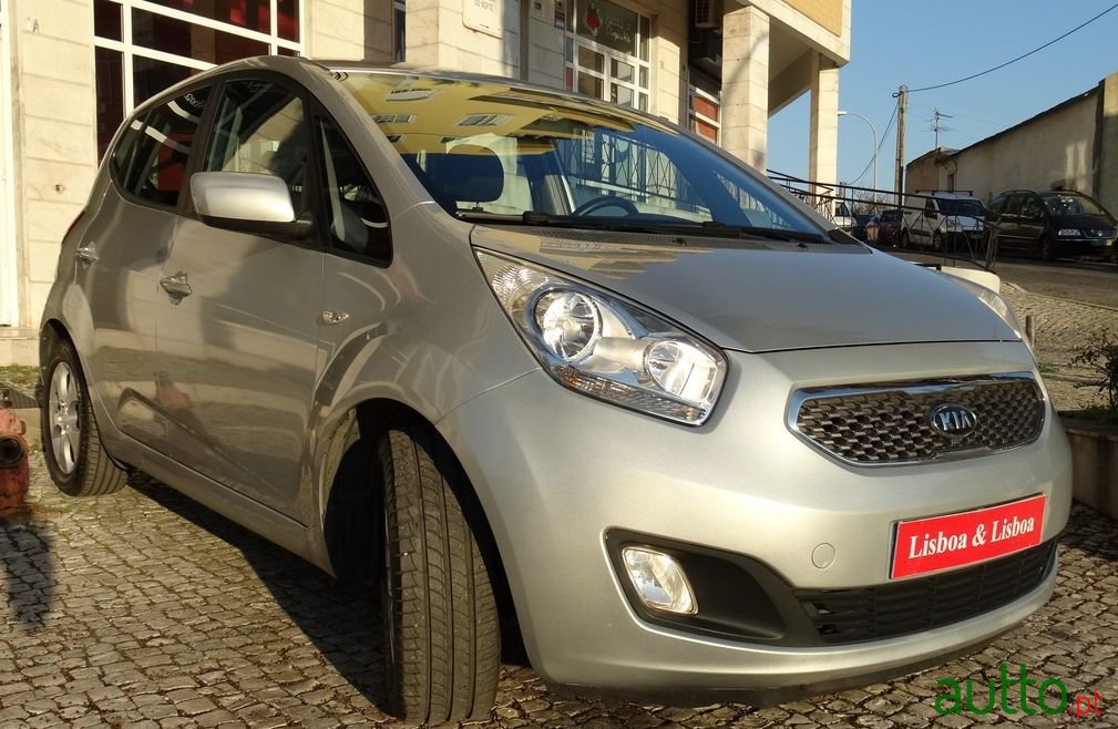 2010' Kia Venga photo #2