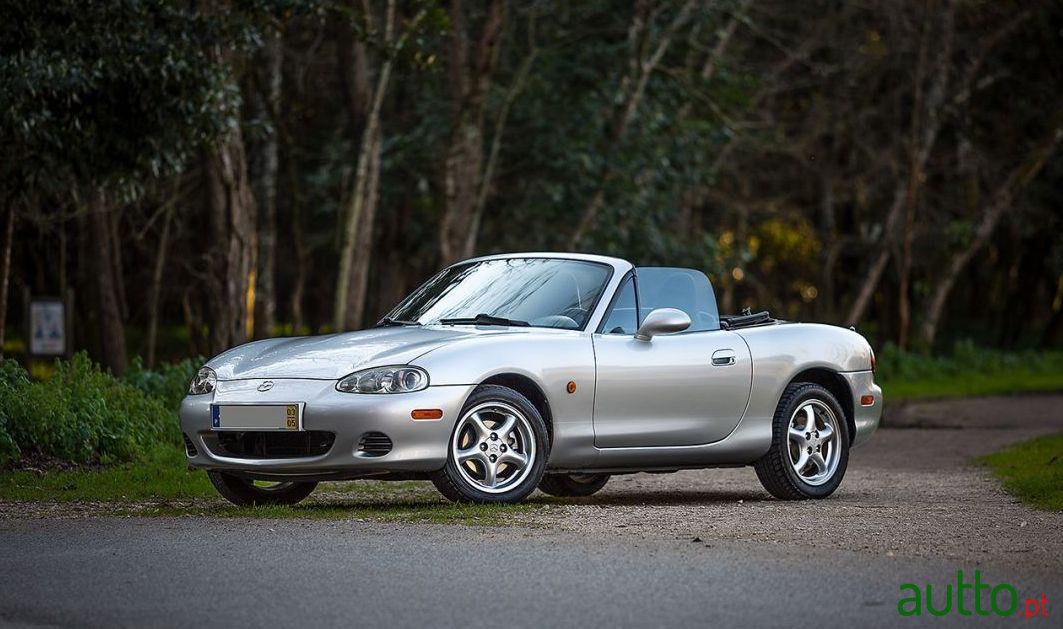 2003' Mazda MX-5 1.6 Série Especial photo #1