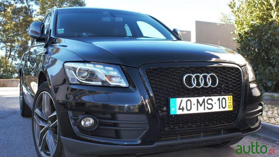 2012' Audi Q5 Sport photo #1