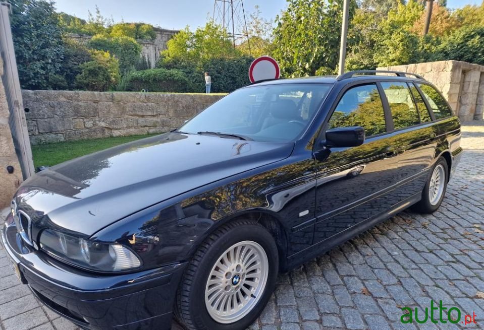 2001' BMW 520 photo #1