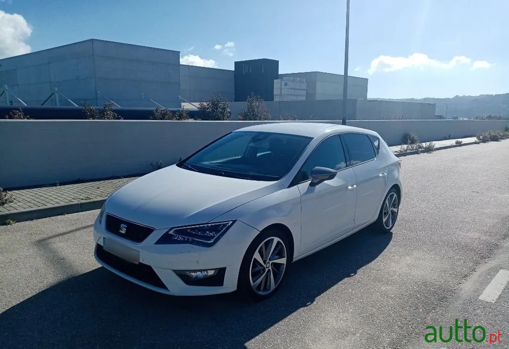 2013' SEAT Leon photo #1
