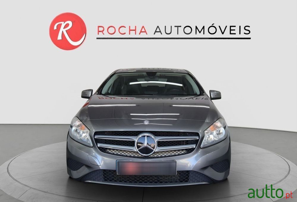 2014' Mercedes-Benz Classe A photo #3