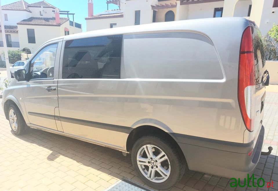 2011' Mercedes-Benz Vito photo #3