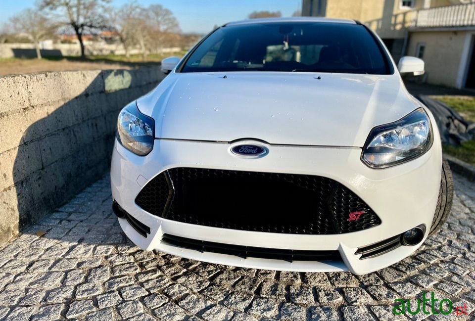 2013' Ford Focus photo #2