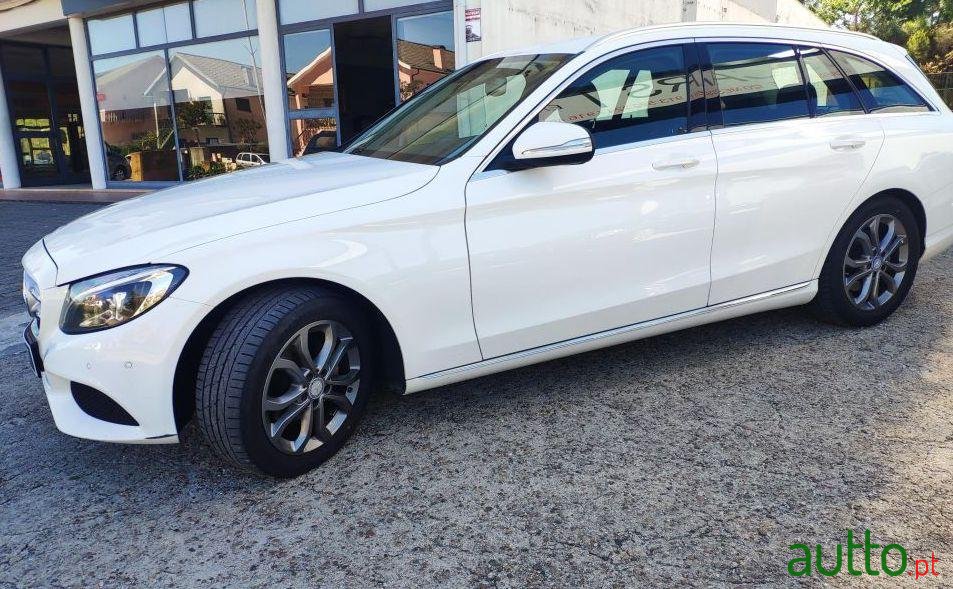 2015' Mercedes-Benz C-200 photo #2