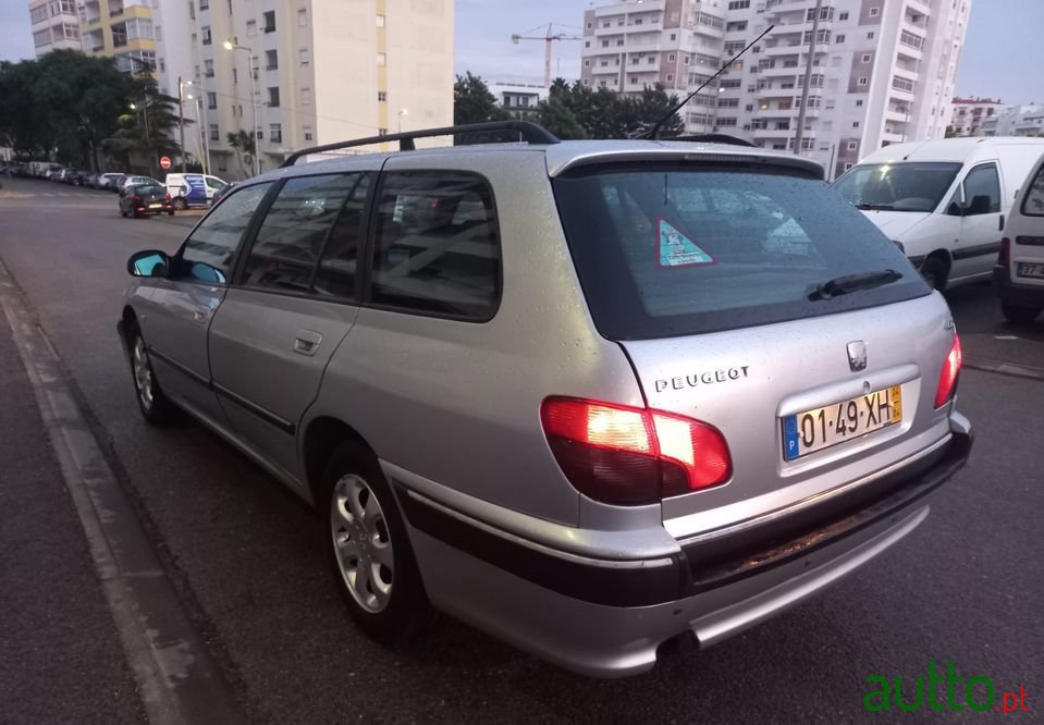 2004' Peugeot 406 Sw photo #2