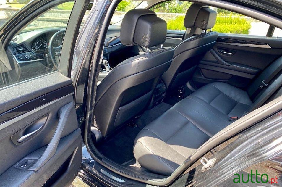 2011' BMW 520 Auto photo #3