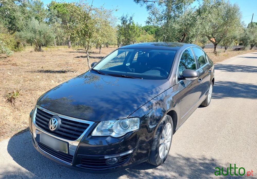 2007' Volkswagen Passat photo #2
