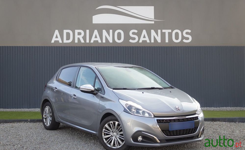 2019' Peugeot 208 1.6 Bluehdi Style photo #1