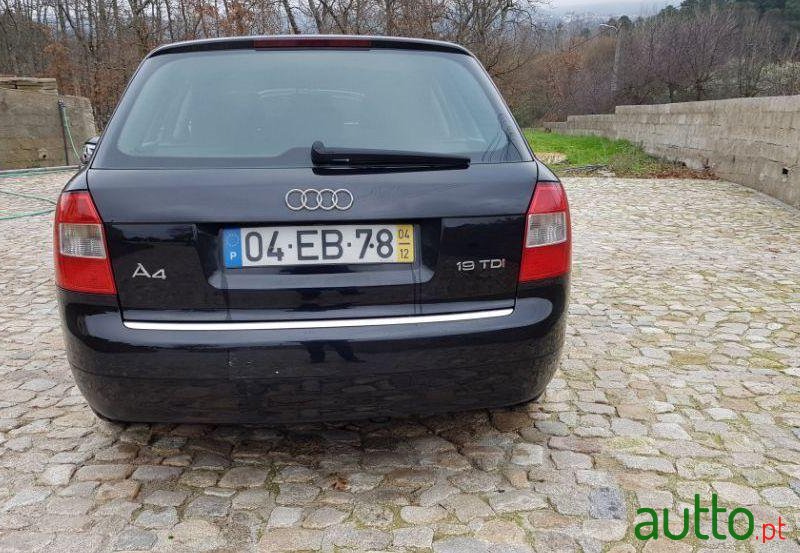 2004' Audi A4 Avant photo #4