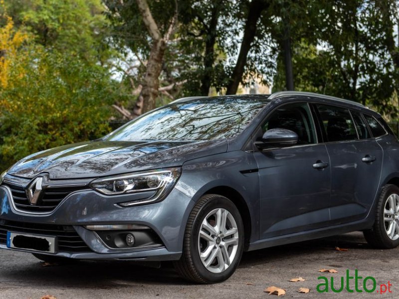 2018' Renault Megane Sport Tourer photo #1