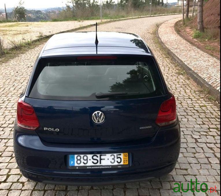2010' Volkswagen Polo 1.2 Tdi Bluemotion photo #2