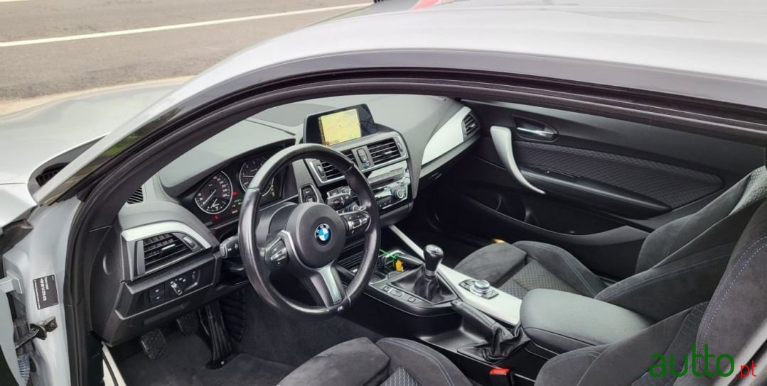2016' BMW 118 photo #6