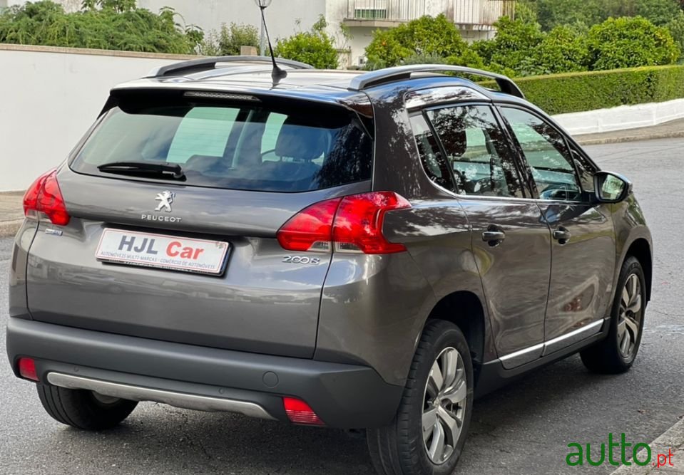 2016' Peugeot 2008 photo #5
