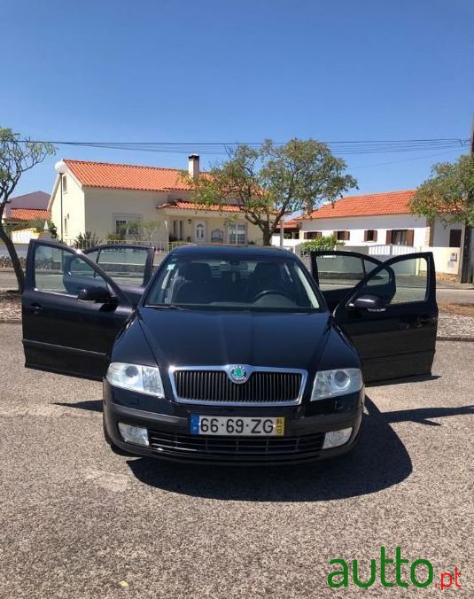 2004' Skoda Octavia Sport photo #1