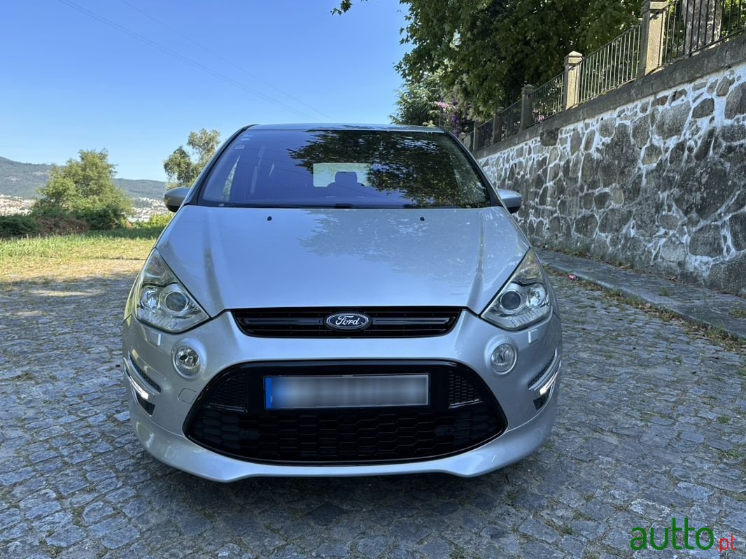 2011' Ford S-Max photo #3