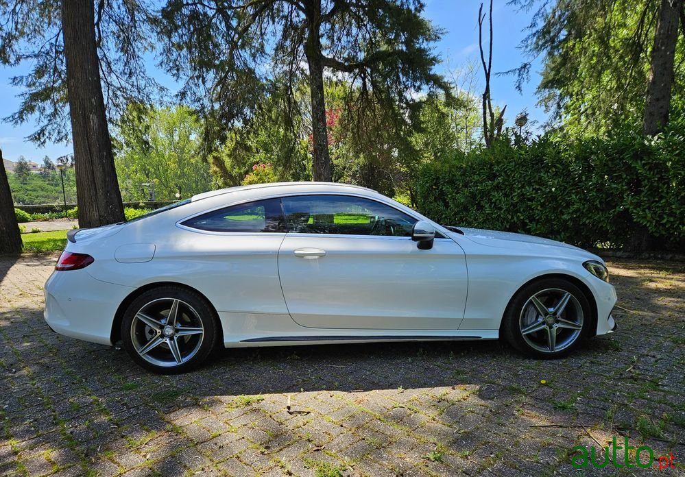 2015' Mercedes-Benz C 250 photo #4
