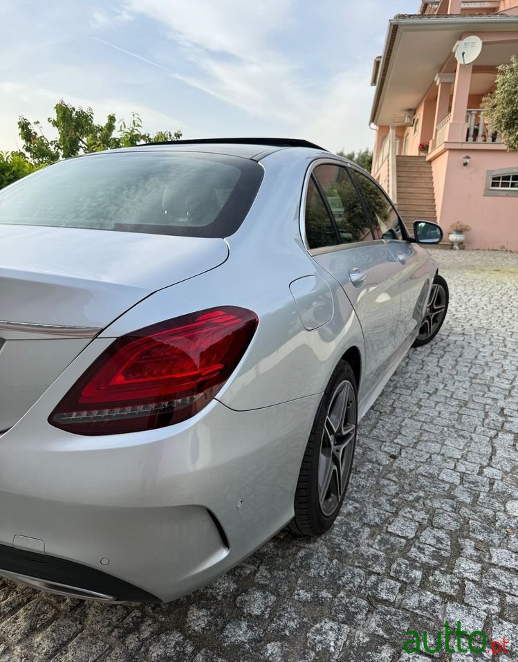 2019' Mercedes-Benz Classe C photo #5