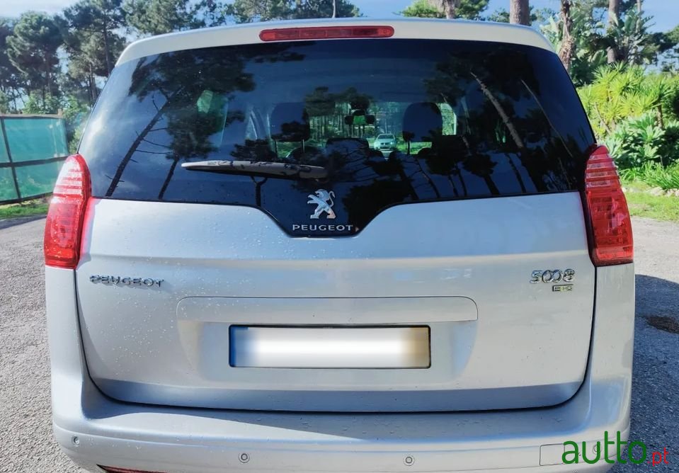 2013' Peugeot 5008 photo #3
