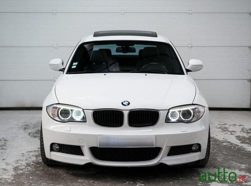 2012' BMW 123 D Auto photo #5