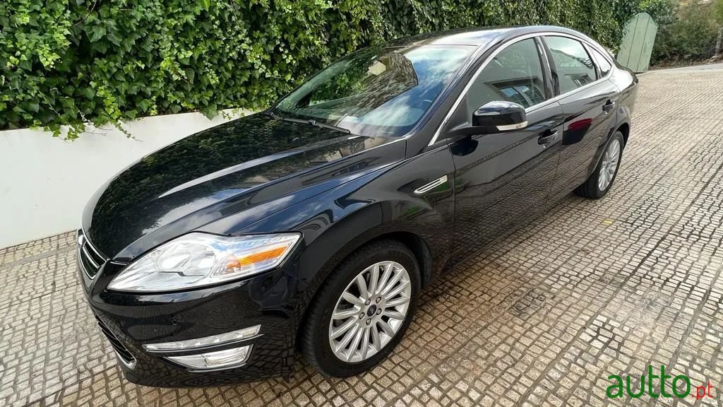 2011' Ford Mondeo photo #3