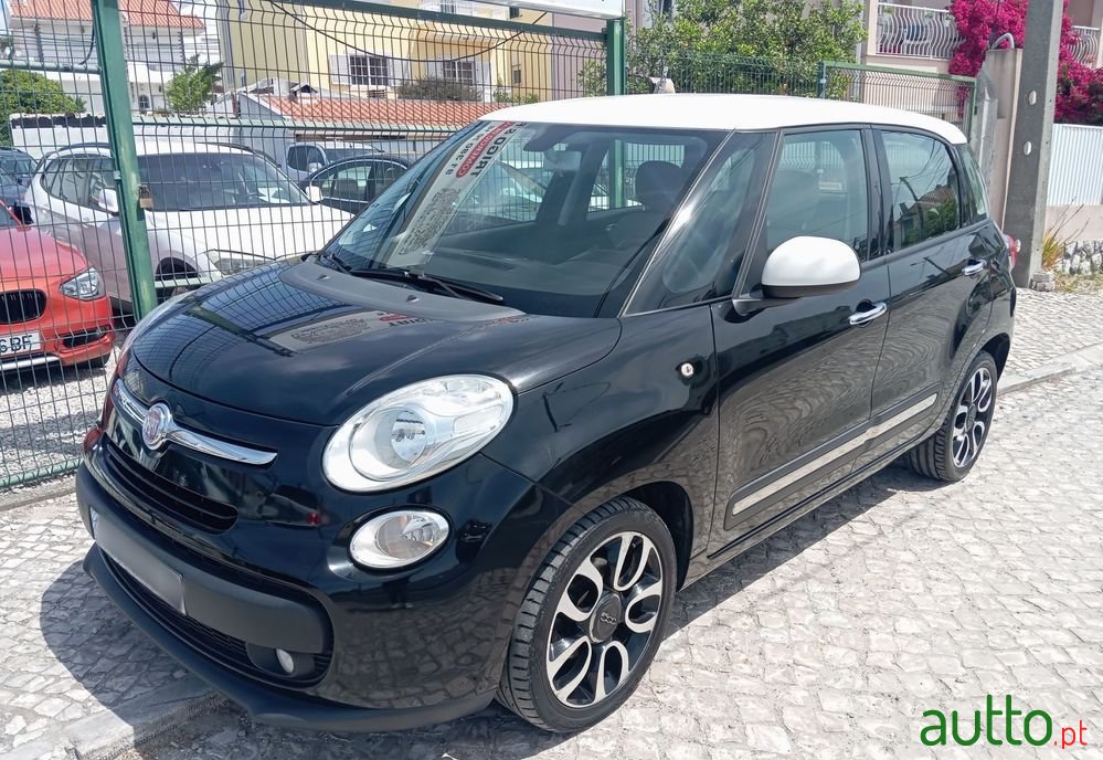 2013' Fiat 500L photo #1