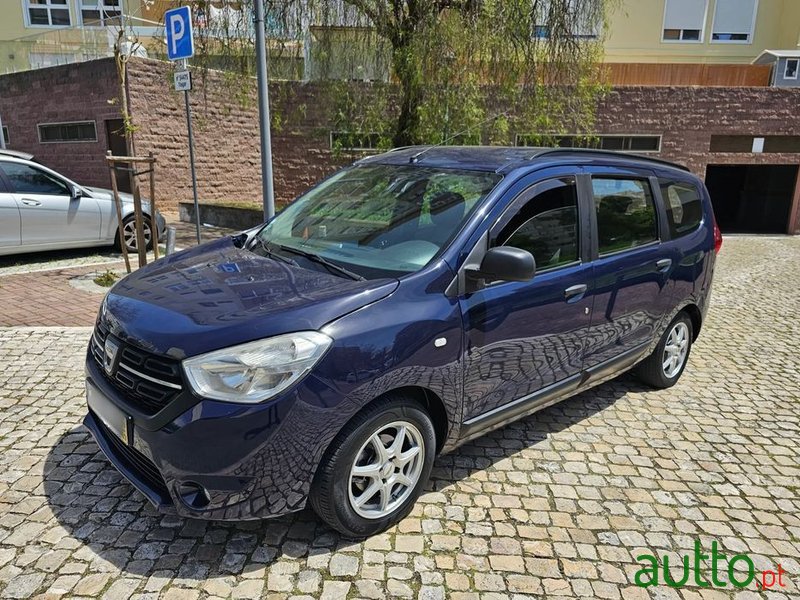 2018' Dacia Lodgy photo #1
