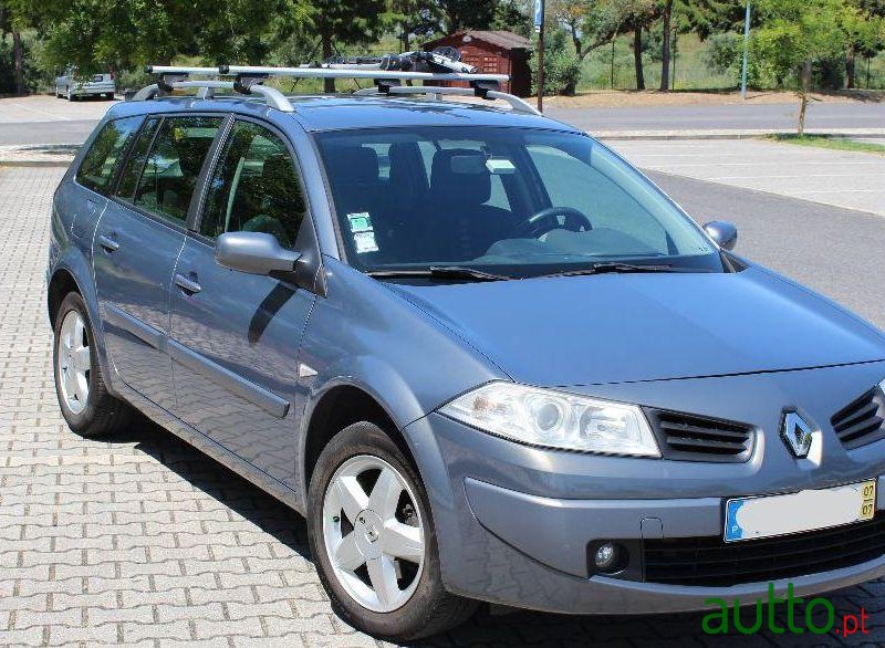 2007' Renault Megane Break photo #2