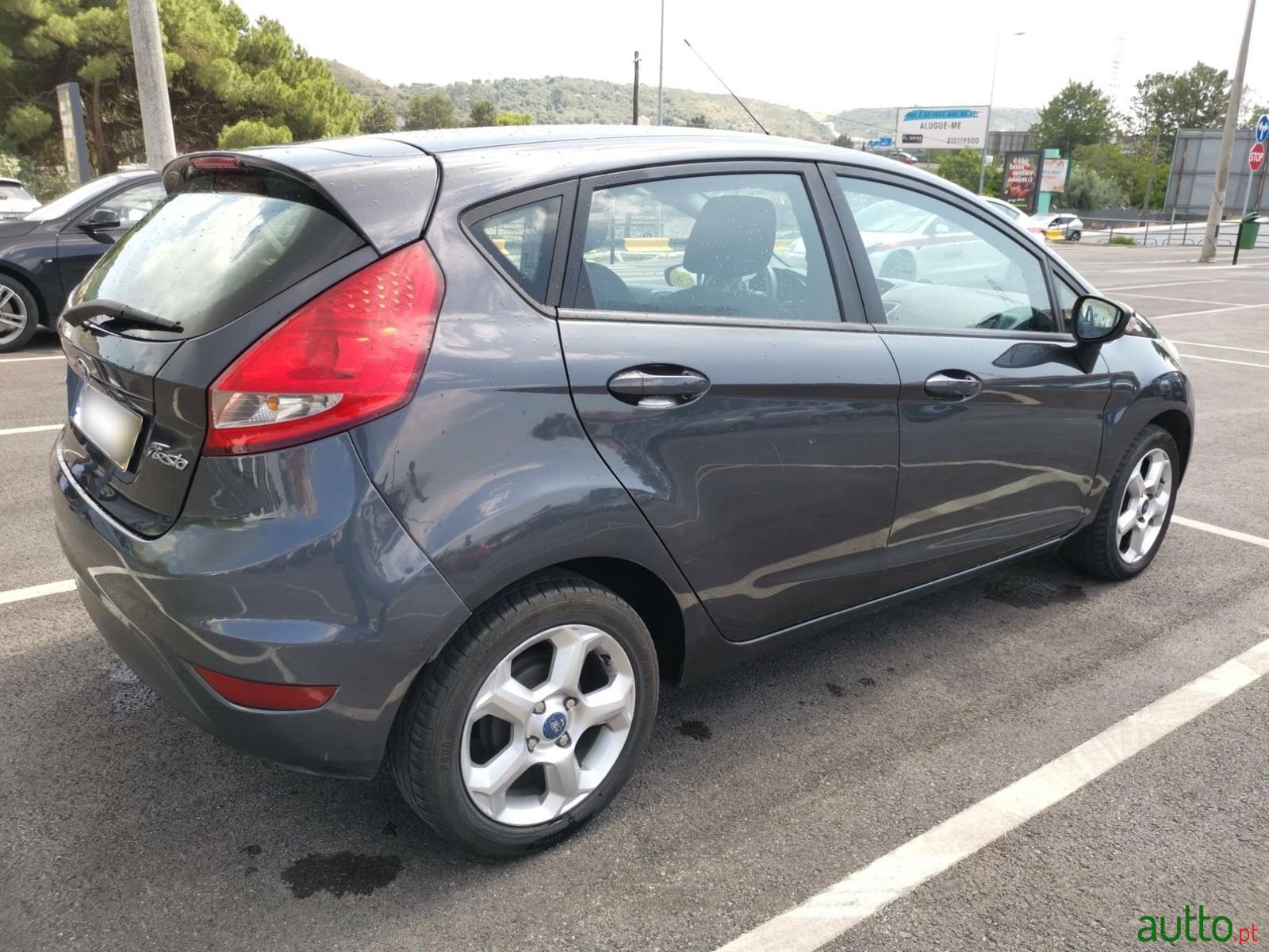 2010' Ford Fiesta photo #3