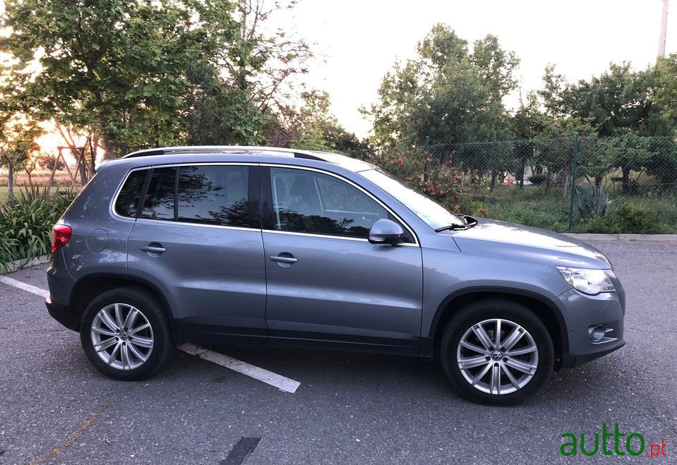 2008' Volkswagen Tiguan photo #3