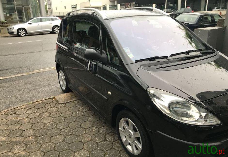 2006' Peugeot 1007 1.4 Hdi photo #2