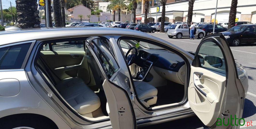 2013' Volvo V60 photo #4