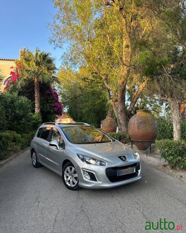 2013' Peugeot 308 Sw photo #2