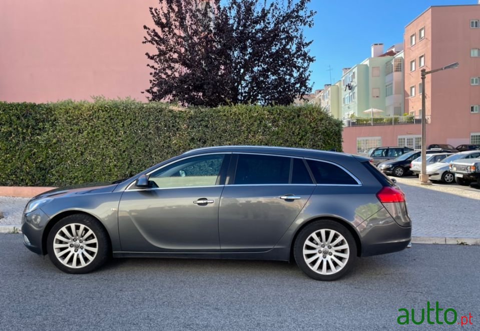 2009' Opel Insignia Sports Tourer photo #1