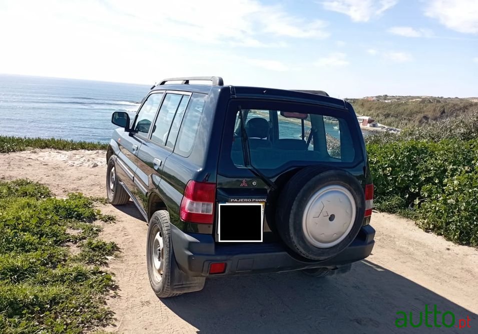 2001' Mitsubishi Pajero Pinin photo #2